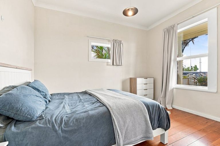 Photo of property in 18 Bryce Street, Castlecliff, Whanganui, 4501