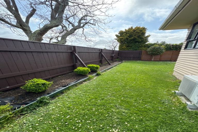 Photo of property in 18 Park Road, West End, Palmerston North, 4412