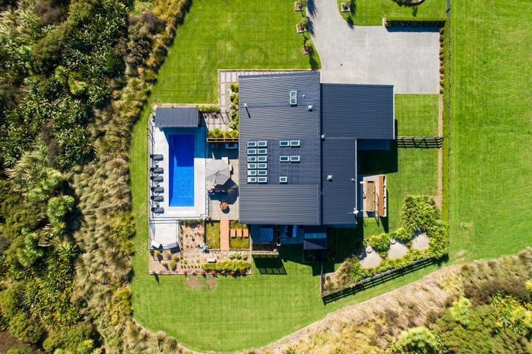 Photo of property in 9 Paterson Lane, Kelvin Grove, Palmerston North, 4470