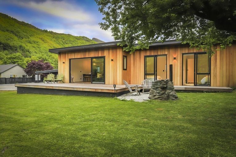 Photo of property in 26 Nairn Street, Arrowtown, 9302