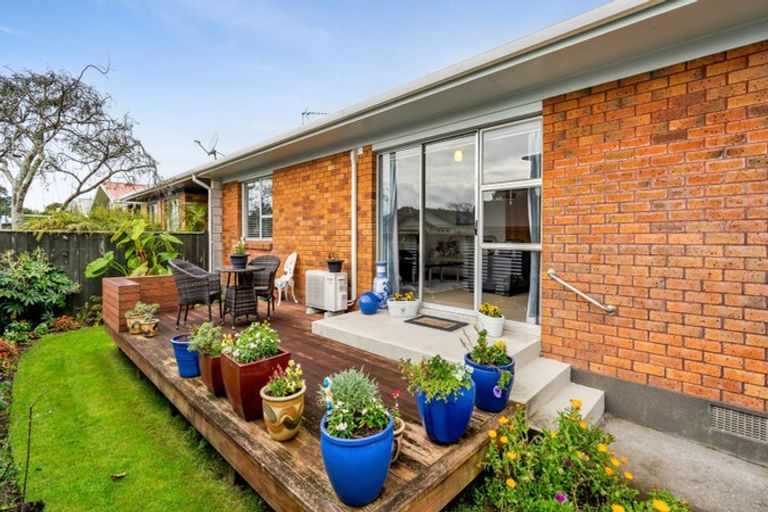 Photo of property in 13 Kowhai Street, Strandon, New Plymouth, 4312