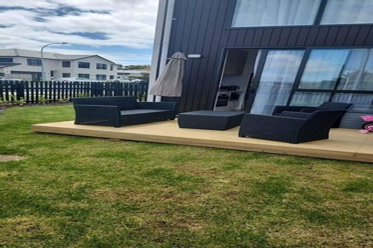 Photo of property in 117 Hutchinsons Road, Bucklands Beach, Auckland, 2014