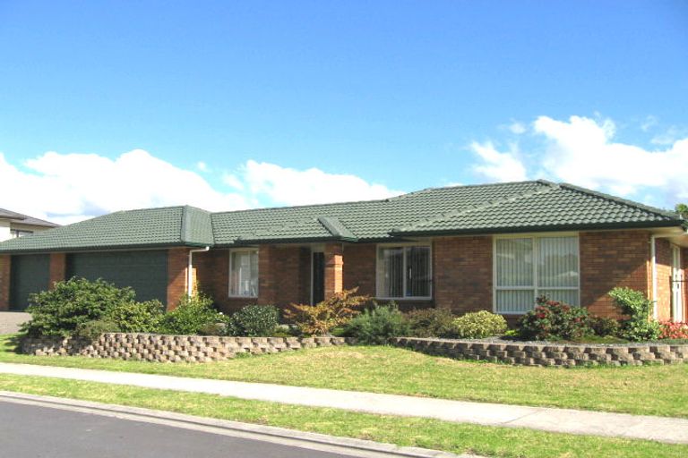 Photo of property in Waimanu Bay Village, 21/1 Piriti Drive, Te Atatu Peninsula, Auckland, 0610