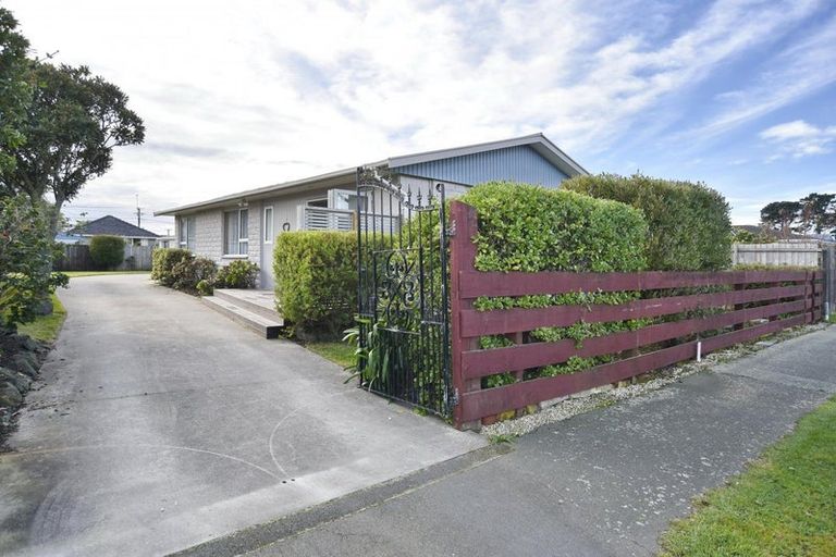 Photo of property in 25 Bayswater Crescent, Bromley, Christchurch, 8062