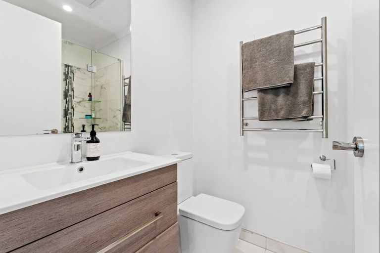 Photo of property in 28 Laly Haddon Place, Matakana, Warkworth, 0985