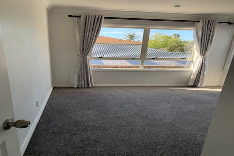 Photo of property in 2 Glastry Close, East Tamaki Heights, Auckland, 2016