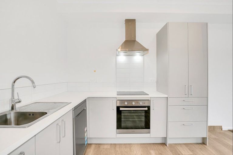 Photo of property in 1/500 Te Atatu Road, Te Atatu Peninsula, Auckland, 0610