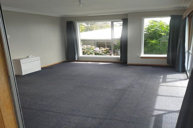 Photo of property in 16 Seaview Terrace, Kew, Dunedin, 9012