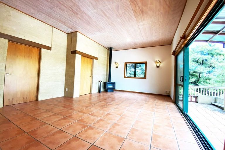 Photo of property in 12 Kukupa Road, Sunnyvale, Auckland, 0612