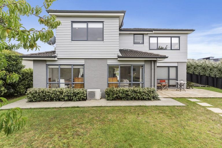 Photo of property in 28 Ina Ville Drive, Pukekohe, 2120