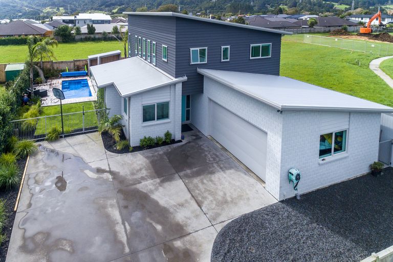 Photo of property in 63 Tapu Road, Huapai, Kumeu, 0810