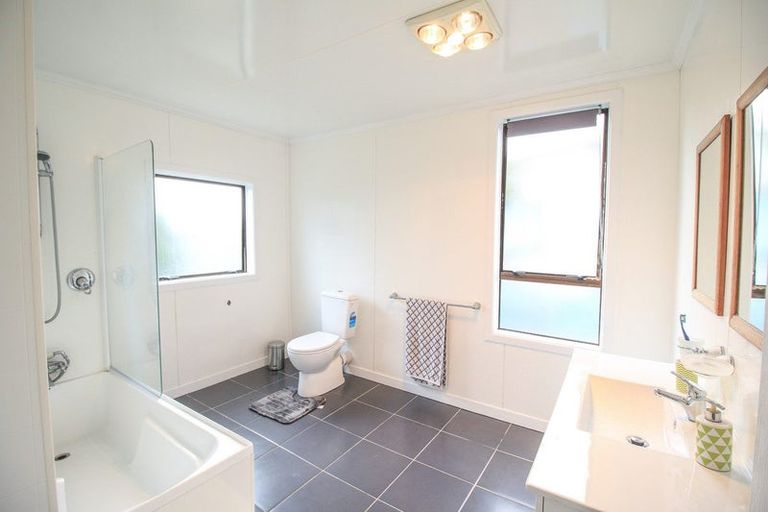 Photo of property in 21 Spencer Street, Bluff, 9814