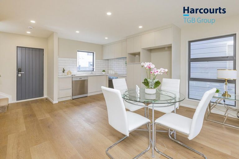 Photo of property in 3/43 Clevedon Road, Papakura, 2110