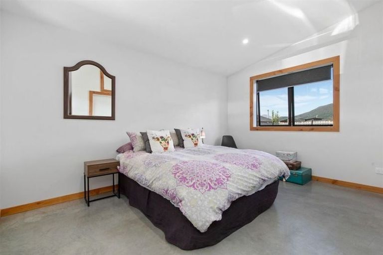 Photo of property in 11 Sentinel Drive, Lake Hawea, Wanaka, 9382