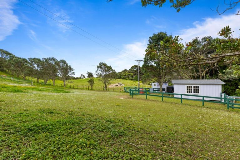 Photo of property in 90 Lone Kauri Road, Karekare, Auckland, 0772