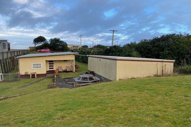 Photo of property in 23 Point Road, Mokau, 4376