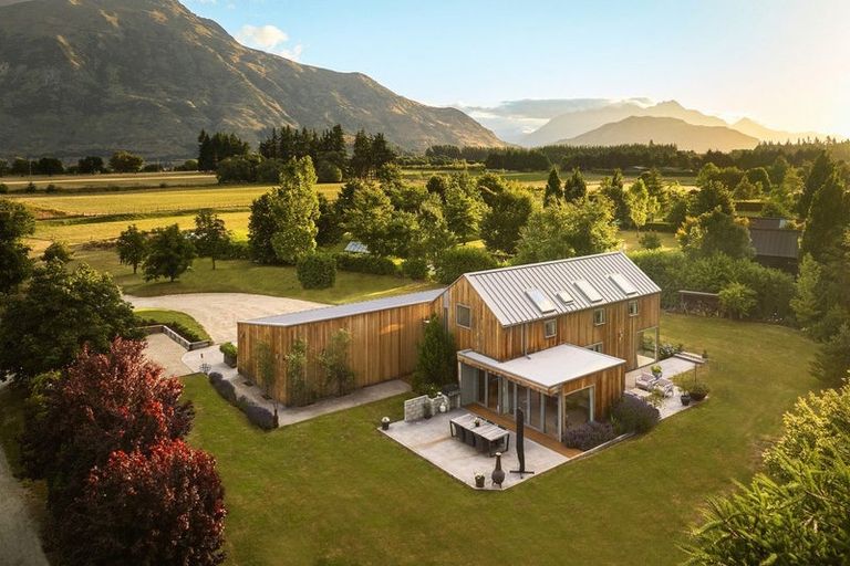 Photo of property in 10 Ellen Johnson Terrace, Lake Hayes, Queenstown, 9371