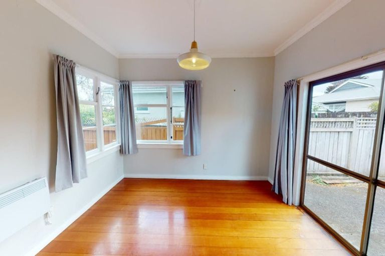 Photo of property in 19 Franklin Avenue, Hokowhitu, Palmerston North, 4410