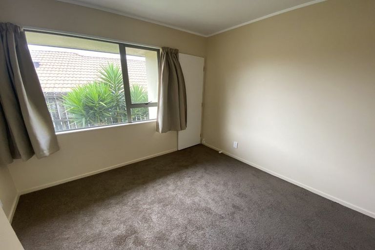 Photo of property in 12 Cretian Crescent, Henderson, Auckland, 0612