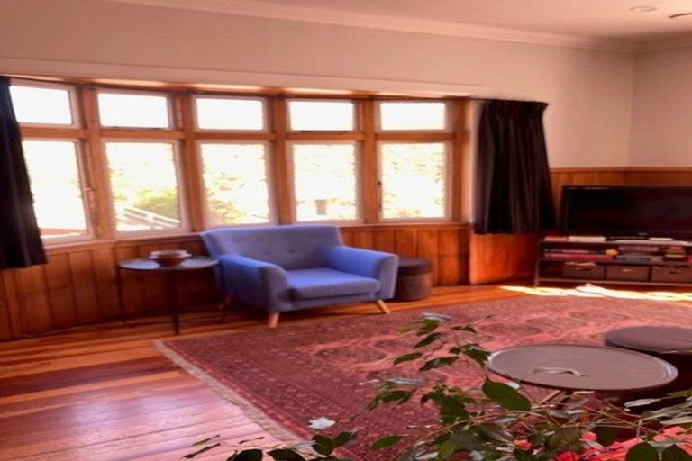 Photo of property in 29 Domanski Crescent, Owhiro Bay, Wellington, 6023