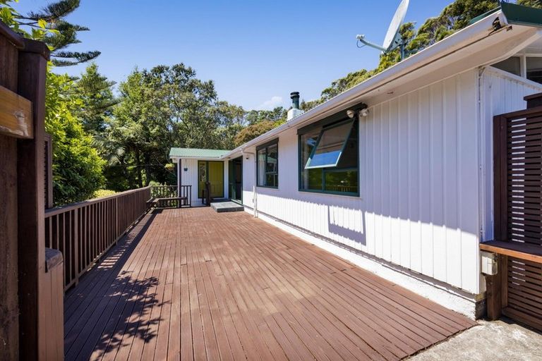 Photo of property in 15 Awanui Street, Merrilands, New Plymouth, 4312