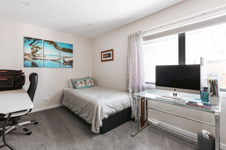 Photo of property in 26 Harbour View Road, Omokoroa, 3114