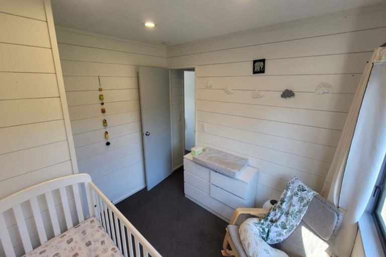 Photo of property in 43 Whitechapel Grove, Stokes Valley, Lower Hutt, 5019