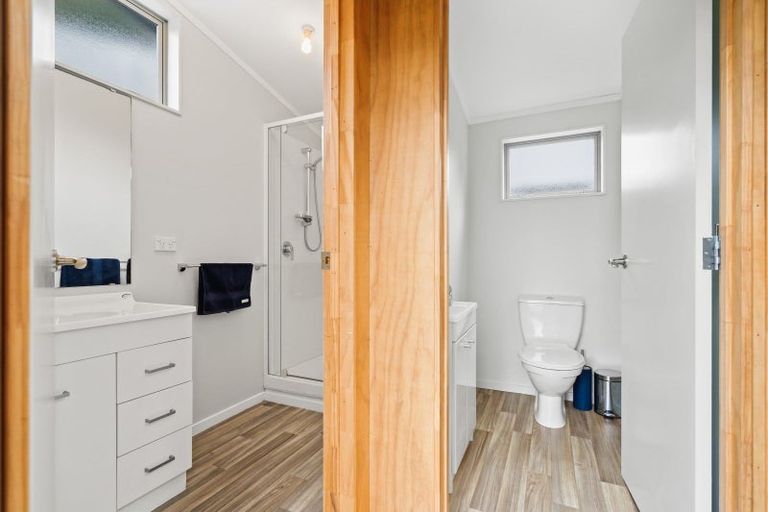 Photo of property in 8 Ringer Avenue, Matapouri, Whangarei, 0173