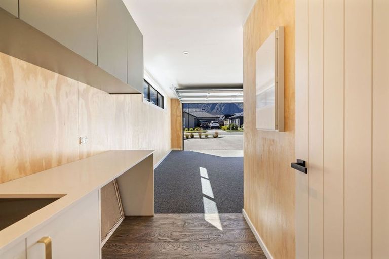 Photo of property in 22 Woolshed Road, Jacks Point, Queenstown, 9371