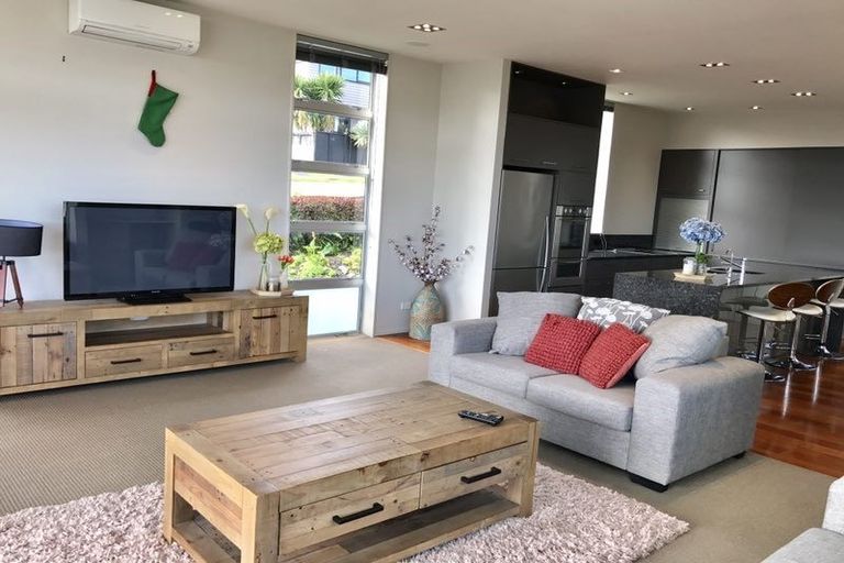 Photo of property in 18 Walter Street, Hauraki, Auckland, 0622