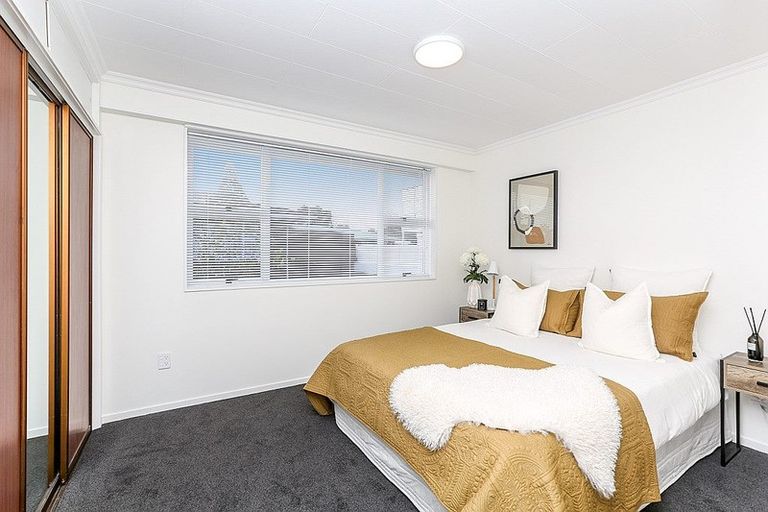 Photo of property in 2/25 Wallath Road, Westown, New Plymouth, 4310