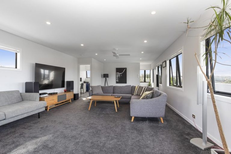 Photo of property in 18 House Avenue, Mangere Bridge, Auckland, 2022