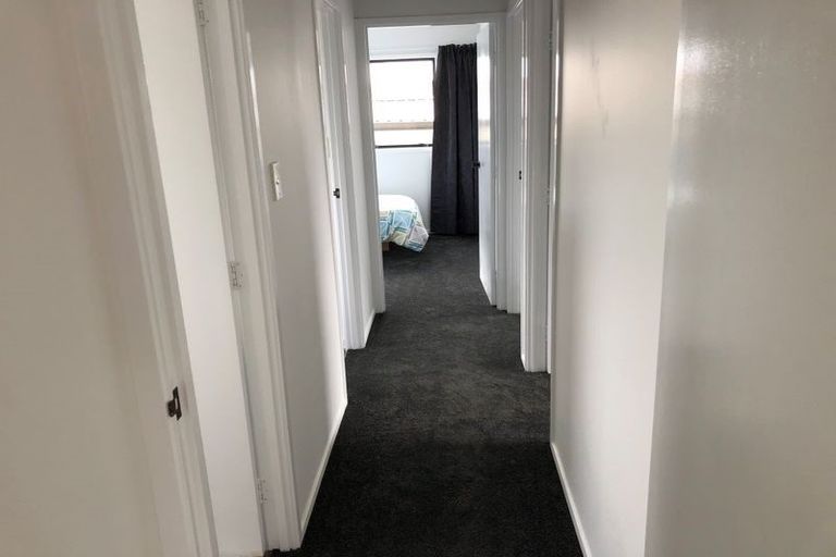 Photo of property in 1/5 Senecio Place, Weymouth, Auckland, 2103