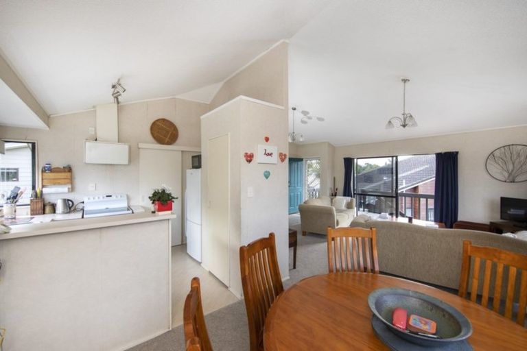Photo of property in 1/105 Moa Road, Point Chevalier, Auckland, 1022