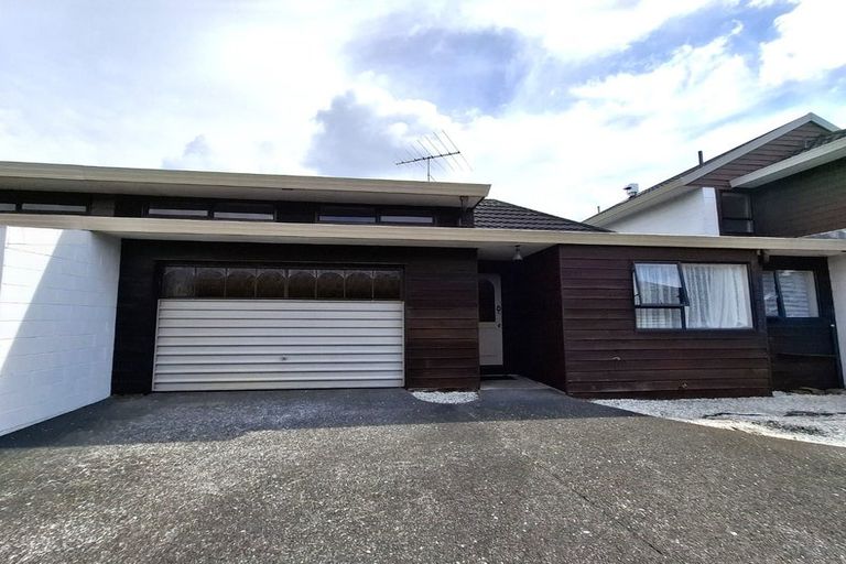 Photo of property in 2/51 Anzac Road, Browns Bay, Auckland, 0630
