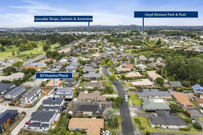 Photo of property in 10 Huaota Place, Botany Downs, Auckland, 2010