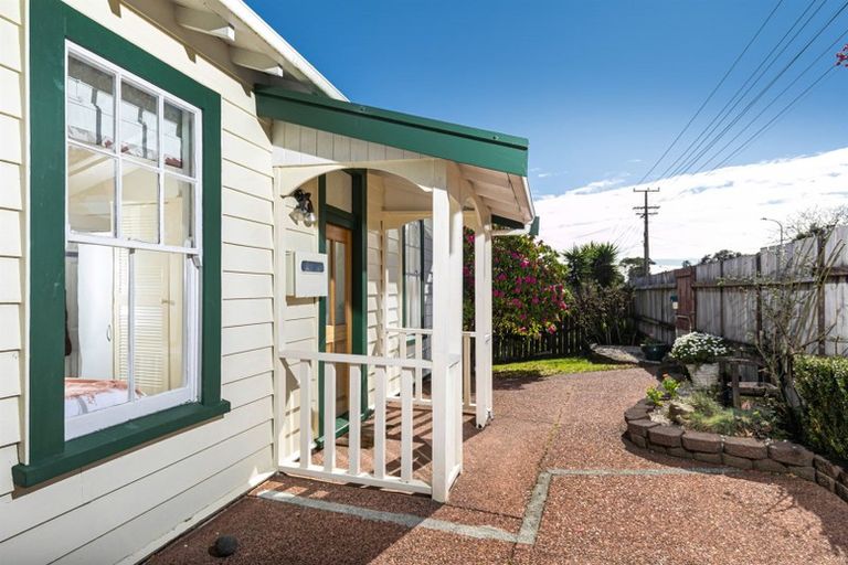 Photo of property in 1/47 Newington Road, Henderson, Auckland, 0612