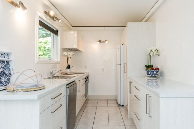 Photo of property in 11 Shortland Place, Havelock North, 4130