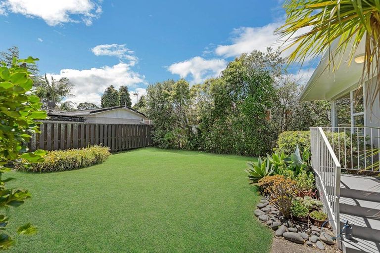 Photo of property in 1/22 Evelyn Place, Hillcrest, Auckland, 0627
