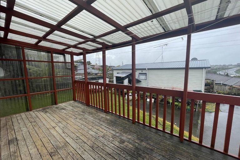 Photo of property in 3 Doone Place, Massey, Auckland, 0614