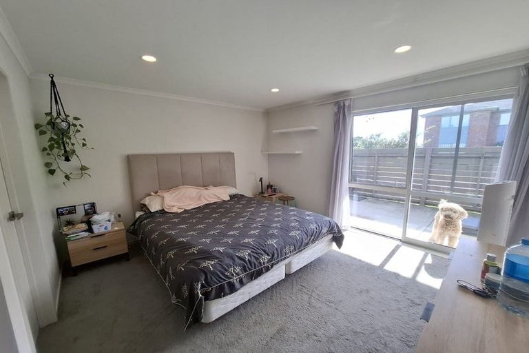 Photo of property in 10 Iwinuku Crescent, Wattle Downs, Auckland, 2103