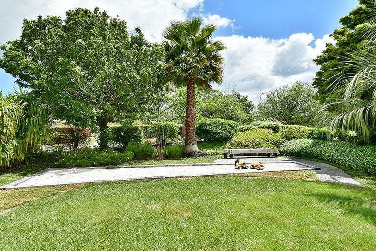 Photo of property in 155 Taupaki Road, Taupaki, Henderson, 0782