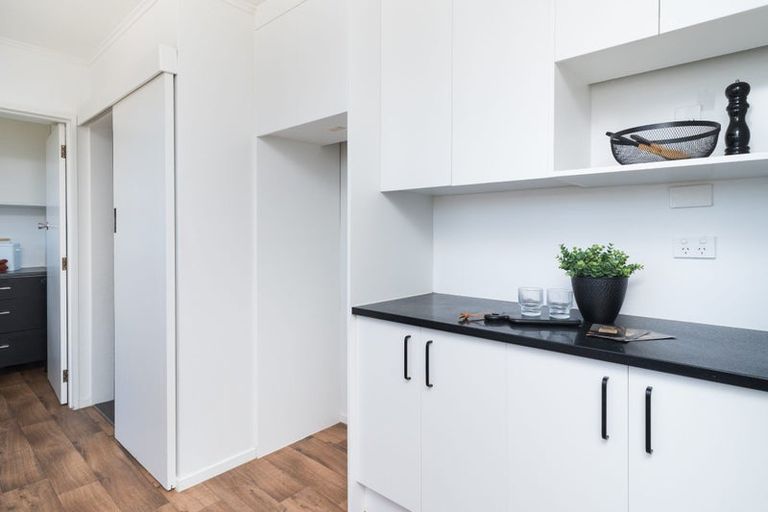 Photo of property in 12 Motuoapa Place, Kelvin Grove, Palmerston North, 4414