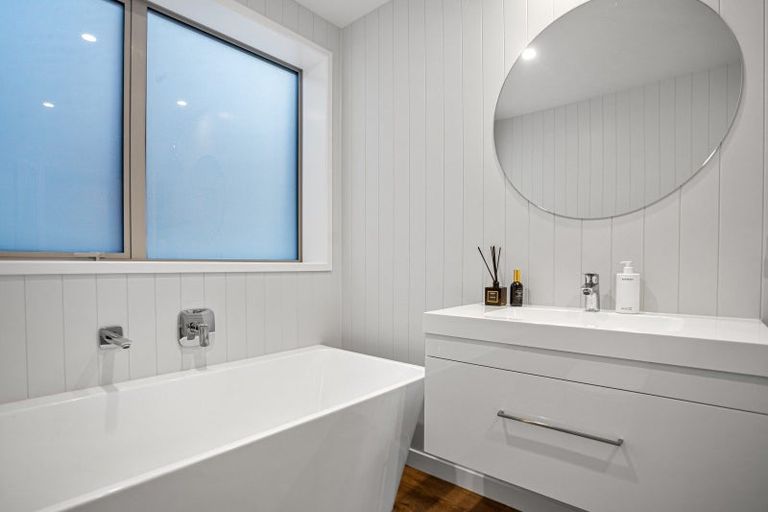 Photo of property in 16 Te Kaka Place, Omokoroa, 3114