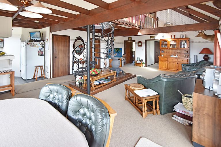 Photo of property in 30 Black Peak Road, Omarama, 9412