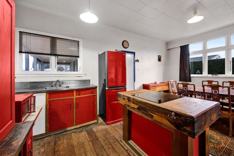 Photo of property in 22 Graham Street, Eltham, 4322