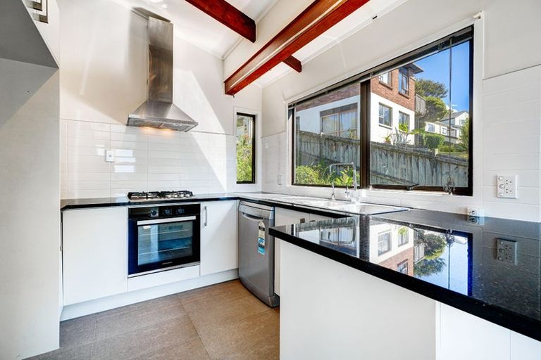 Photo of property in 29 Noeleen Street, Glenfield, Auckland, 0629