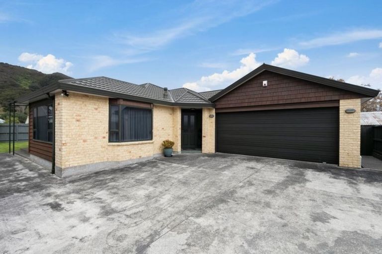 Photo of property in 38b Bauchop Road, Waterloo, Lower Hutt, 5011