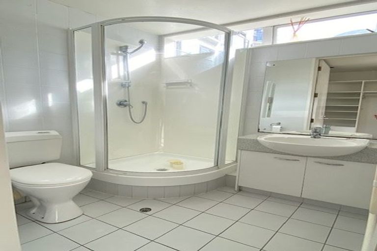 Photo of property in Seaview Apartments, 9d/4 Short Street, Auckland Central, Auckland, 1010