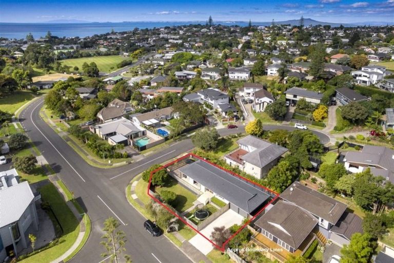 Photo of property in 2 Ponui Place, Mairangi Bay, Auckland, 0630